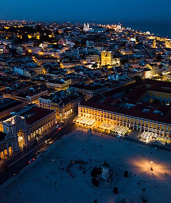 Lisbon 10 Reasons Vibrant Nightlife Carousel