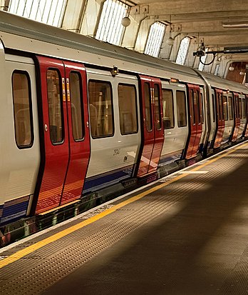 London 10reasons Efficient Connectivity Carousel 