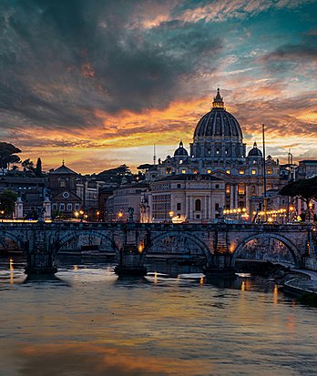 Rome 10reasons Vibrant nightlife Carousel 